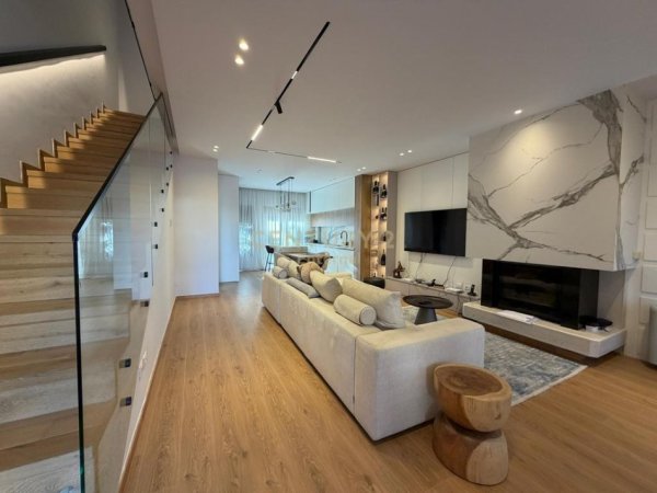 Tirane, jepet me qera Vile 3+1 Kati 2, 144 m² 1.800 € (Kompleksi Kolombo)