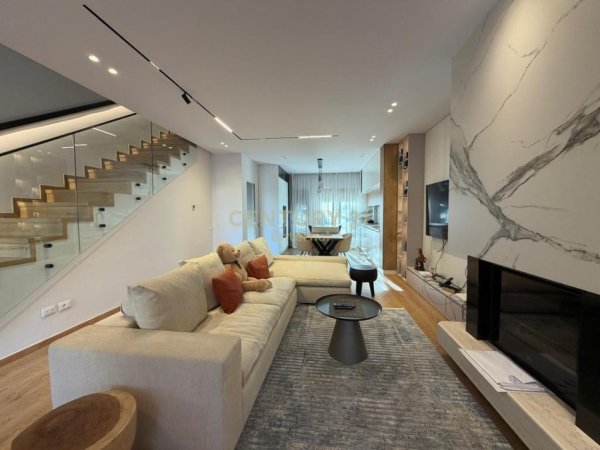 Tirane, jepet me qera Vile 3+1 Kati 2, 144 m² 1.800 € (Kompleksi Kolombo)