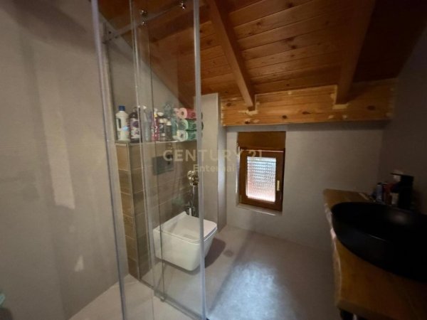 Tirane, jepet me qera Vile 3+1 Kati 2, 144 m² 1.800 € (Kompleksi Kolombo)