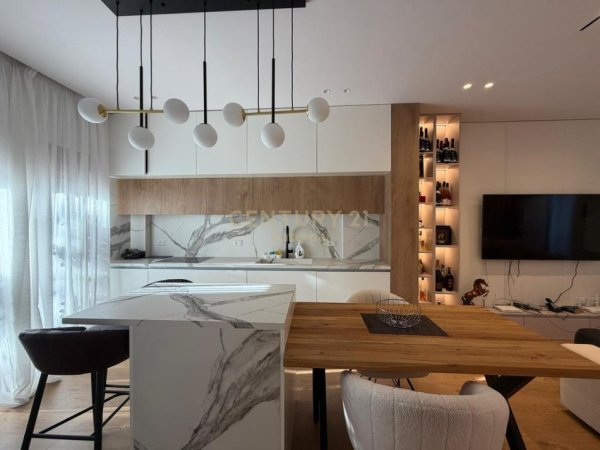 Tirane, jepet me qera Vile 3+1 Kati 2, 144 m² 1.800 € (Kompleksi Kolombo)