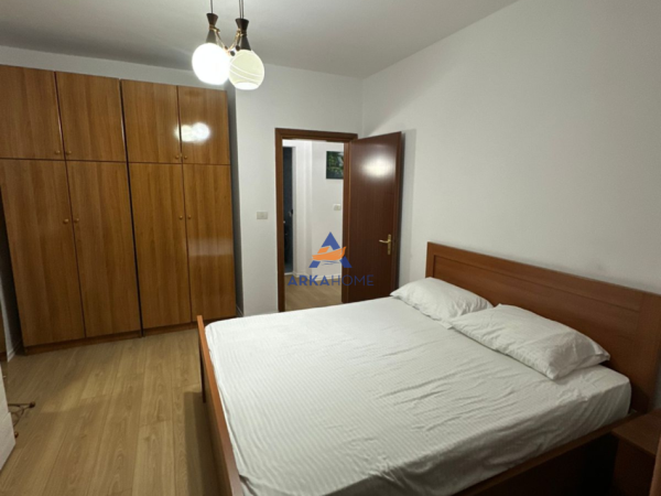 Tirane, jepet me qera apartament 2+1+Ballkon Kati 5, 100 m² 850 € 