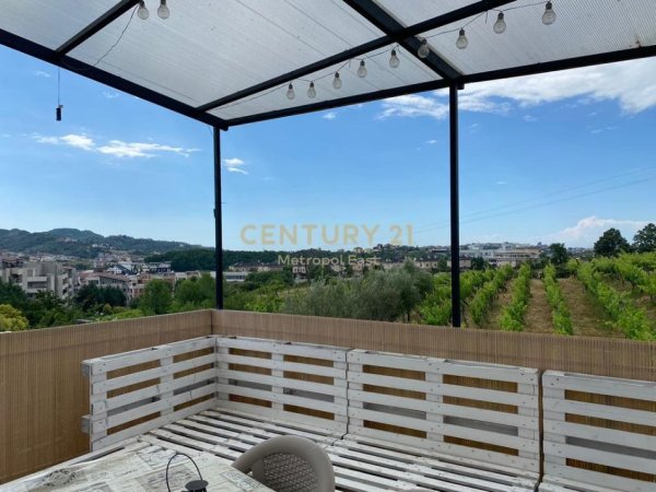 Tirane, jepet me qera Vile 3+1 Kati 2, 239 m² 1.800 € (TEG)