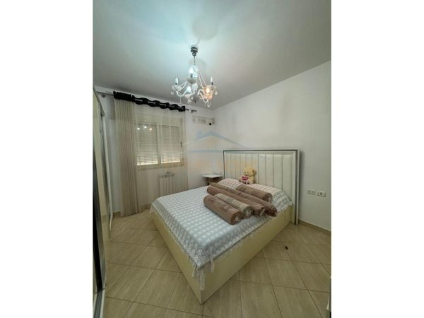 Tirane, jepet me qera apartament 2+1 Kati 1, 90 m² 500 € 