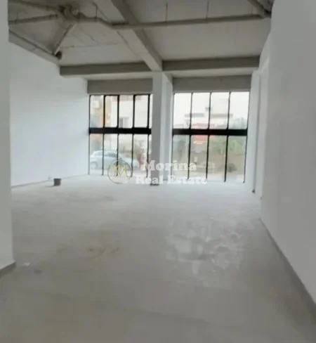 Tirane, jepet me qera ambjent biznesi Kati 1, 418 m² 4.500 € (Brryli)