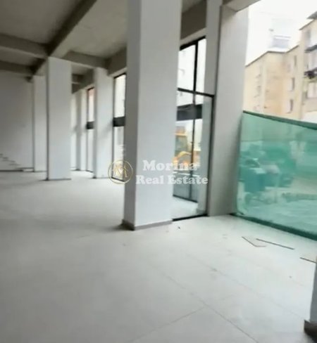 Tirane, jepet me qera ambjent biznesi Kati 1, 418 m² 4.500 € (Brryli)