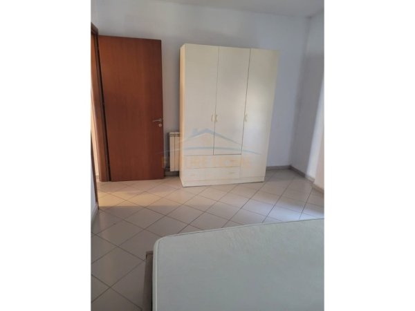 Tirane, shitet apartament 1+1 Kati 2, 70 m² 167.000 € (Rruga Robert Zhvarc)