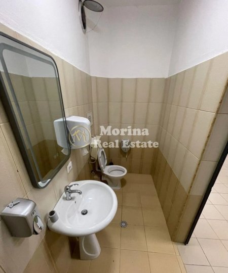 Tirane, jepet me qera ambjent biznesi Kati 1, 140 m² 800 € (Pazari i Ri)