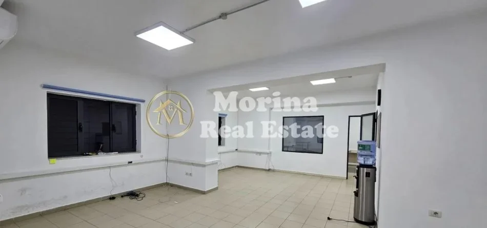 Tirane, jepet me qera ambjent biznesi Kati 1, 140 m² 800 € (Pazari i Ri)