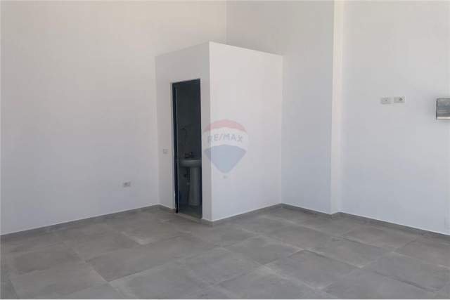 Tirane, jepet me qera dyqan Kati 0, 30 m² 350 Euro (Rruga e Dibres, Rruga "Gjon Buzuku")