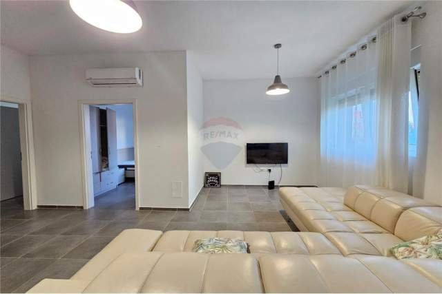 Tirane, jepet me qera apartament 2+1 Kati 1, 83 m² 380 Euro (Ali Dem , Mangalem)