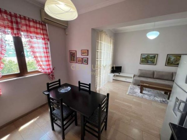 Tirane, jepet me qera apartament 1+1+BLK Kati 5, 67 m² 400 Euro (Rruga e Kavajës)