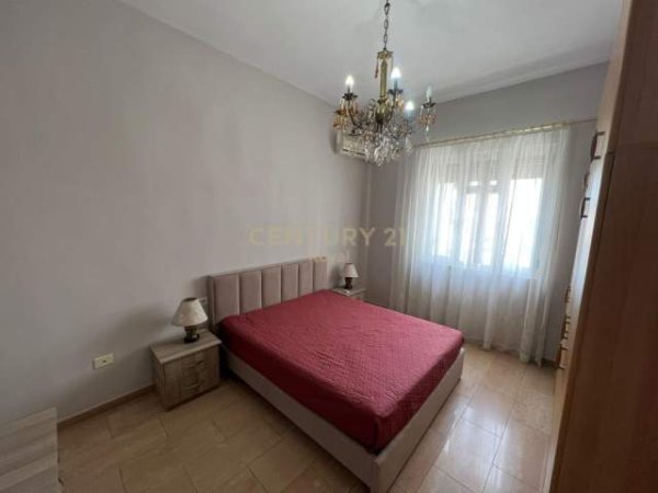 Tirane, jepet me qera apartament 1+1+BLK Kati 5, 67 m² 400 Euro (Rruga e Kavajës)