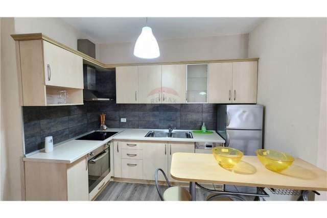 Tirane, jepet me qera apartament 1+1+BLK Kati 6, 70 m² 65.000 Leke (Kompleksi Delijorgji)