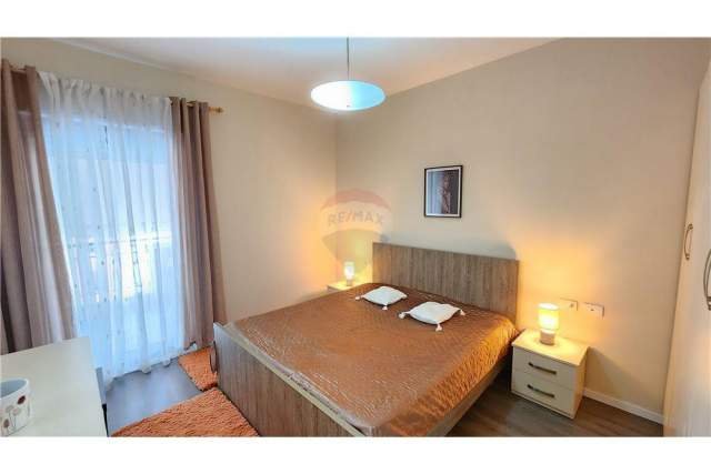 Tirane, jepet me qera apartament 1+1+BLK Kati 6, 70 m² 65.000 Leke (Kompleksi Delijorgji)