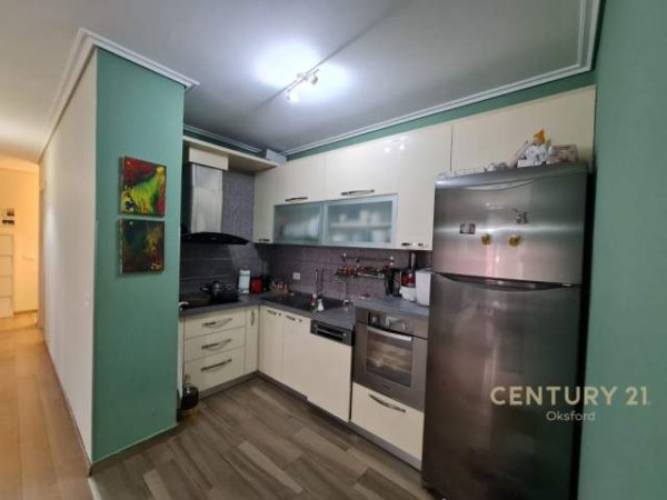 Tirane, shitet apartament 2+1+BLK Kati 4, 90 m² 115.000 Euro (Yzberisht)