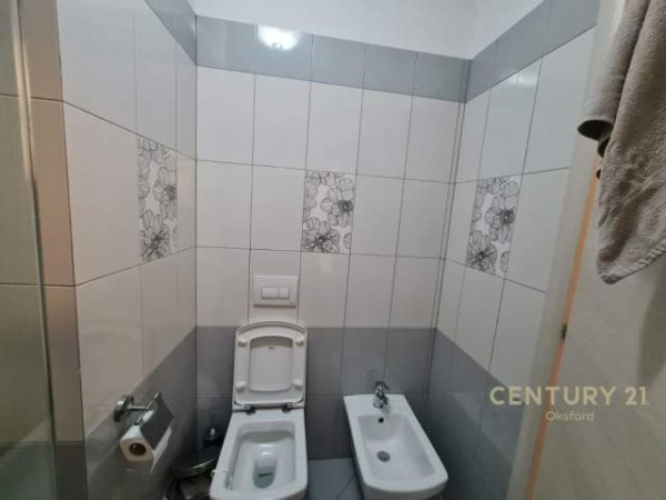 Tirane, shitet apartament 2+1+BLK Kati 4, 90 m² 115.000 Euro (Yzberisht)