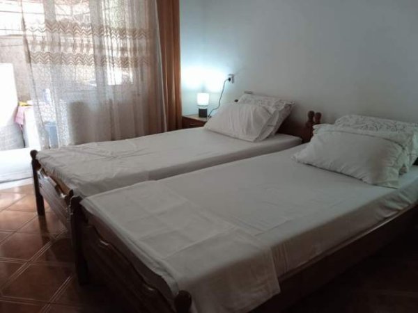 Vlore, jepet me qera apartament 1+1+BLK Kati 0, 65 m² 25 euro (Fejzo Mema$bulevardi Vlore-Skele)