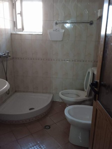 Vlore, jepet me qera apartament 1+1+BLK Kati 0, 65 m² 25 euro (Fejzo Mema$bulevardi Vlore-Skele)