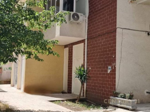 Tirane, shitet apartament Kati 0, 43 m² 55.000 Euro (Isa Boletini)