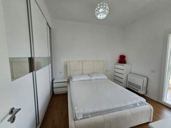 Tirane, jepet me qera apartament Kati 5, 118 m² 900 Euro (Kopshti Botanik Tirana, Albania)