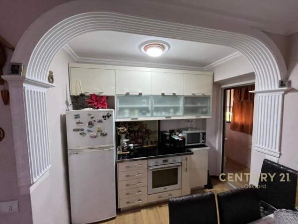 Tirane, shitet apartament Kati 4, 719 m² 120.000 Euro (Rruga e Elbasanit Tirana, Albania)