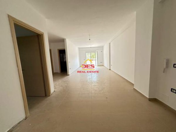 Vlore, shitet apartament 2+1+BLK 113 m² 135.000 Euro (Rruga Dhimiter Konomi, Vlore)