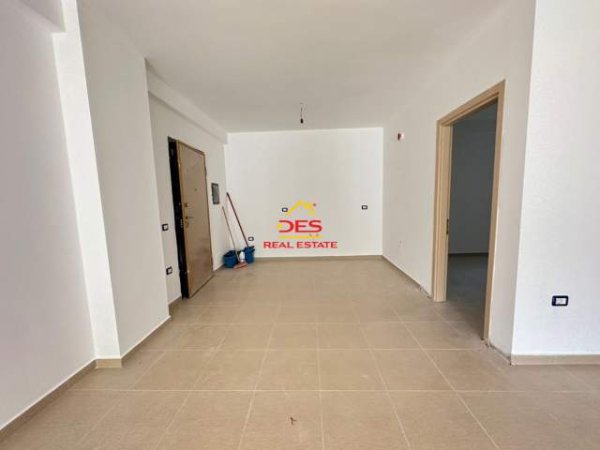 Vlore, shitet apartament 2+1+BLK 113 m² 135.000 Euro (Rruga Dhimiter Konomi, Vlore)