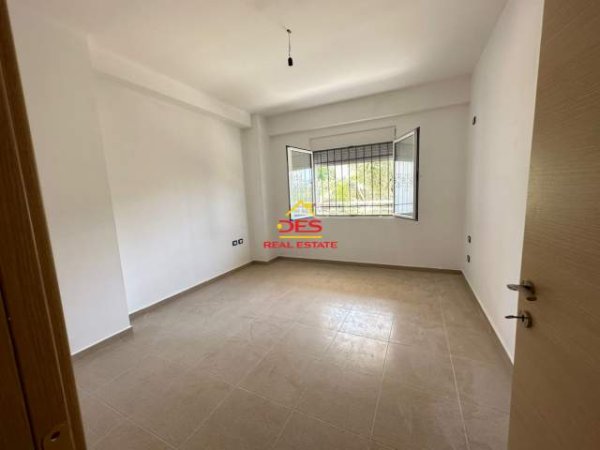 Vlore, shitet apartament 2+1+BLK 113 m² 135.000 Euro (Rruga Dhimiter Konomi, Vlore)