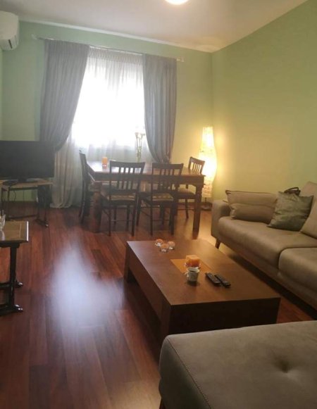 Tirane, jepet me qera apartament 1+1 Kati 2, 60 m² 400 Euro (Rruga e Elbasanit)
