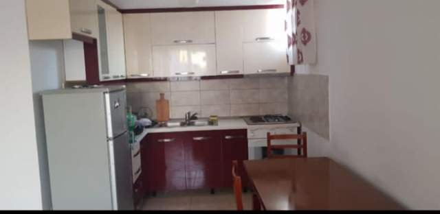 Tirane, jepet me qera apartament 1+1 Kati 2, 65 m² 40.000 Leke (prane Viles Gold)