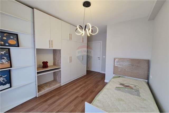 Tirane, shitet apartament Kati 4, 94 m² 190.000 Euro (Ruga e Barrikadave)