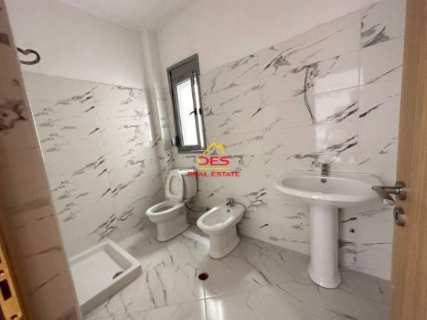 Vlore, shitet apartament 2+1+BLK Kati 7, 97 m² 87.700 Euro (Rruga Lef Sallata,Vlore)