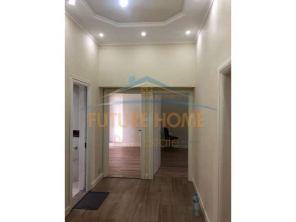 Tirane, jepet me qera apartament 3+1+BLK Kati 2, 88 m² 500 Euro (Rruga e Dibres)