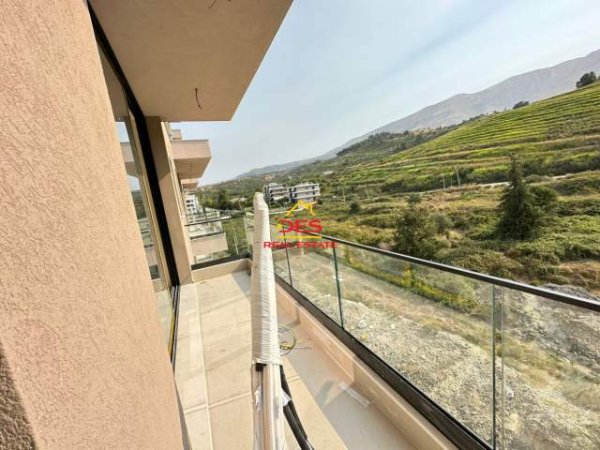 Vlore, shitet apartament Kati 4, 136 m² 2.000 Euro/m2 (Radhimë,Vlorë)