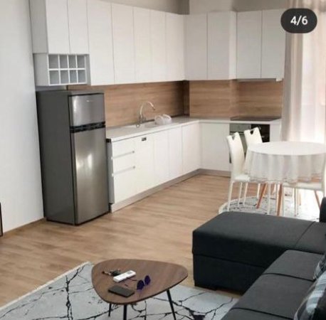 Tirane, jepet me qera 1+1 Kati 4, 70 m² 450 Euro (Panorama)