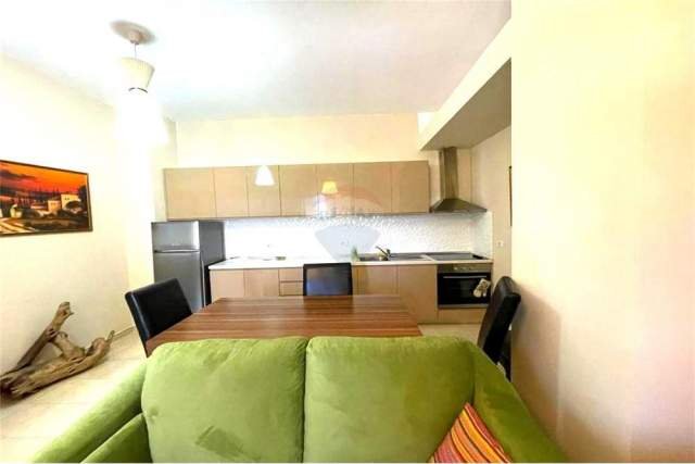 Tirane, jepet me qera apartament Kati 6, 70 m² 450 Euro (Kompleksi Dinamo)