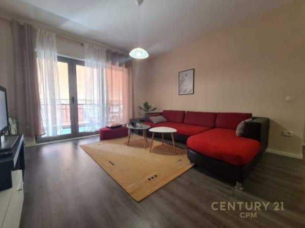Tirane, jepet me qera apartament 1+1+BLK Kati 6, 625 Euro (Rruga e Kavajës)