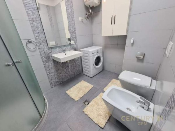 Tirane, jepet me qera apartament 1+1+BLK Kati 6, 625 Euro (Rruga e Kavajës)