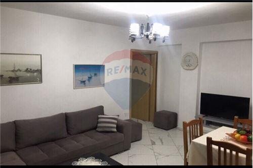 Tirane, jepet me qera apartament Kati 1, 60 m² 36.000 Leke (Rruga Pandi Dardha)