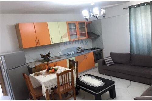 Tirane, jepet me qera apartament Kati 1, 60 m² 36.000 Leke (Rruga Pandi Dardha)