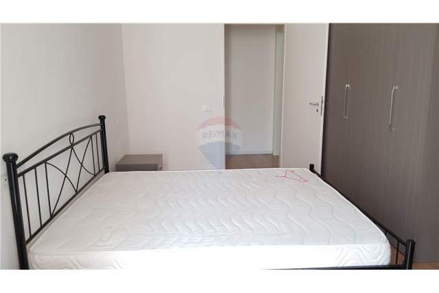 Tirane, jepet me qera apartament Kati 3, 120 m² 650 Euro (Rruga Frosina Plaku)