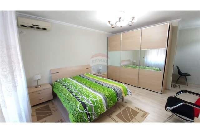 Tirane, jepet me qera apartament Kati 3, 122 m² 900 Euro (Rruga e Elbasanit)