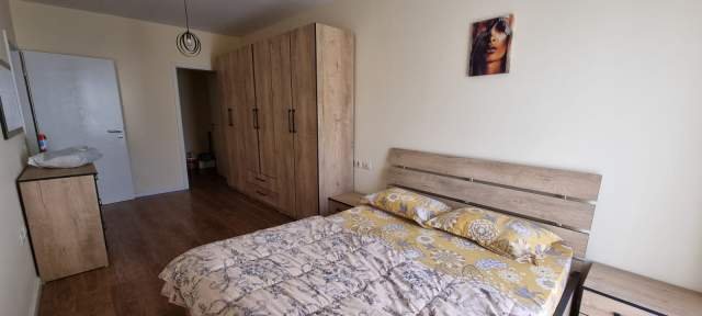 Tirane, jepet me qera 90 m² 690 Euro (kompleksi kontakt)