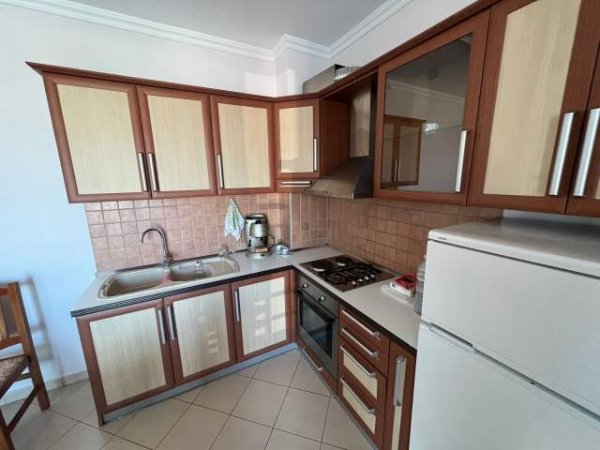 Tirane, jepet me qera apartament 1+1+BLK Kati 7, 70 m² 400 Euro (Petro Korcari)