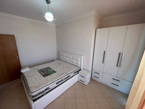Tirane, jepet me qera apartament 1+1+BLK Kati 7, 70 m² 400 Euro (Petro Korcari)