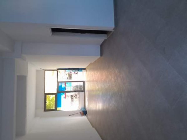 Tirane, shes dyqan Kati 0, 71 m² 120.000 Euro (Pallatet Orion tek Rajoni 4 Ambulance 10)