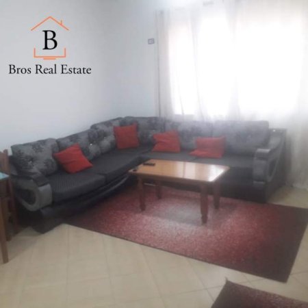 Tirane, jepet me qera apartament 1+1+BLK Kati 5, 33.000 Leke (Pallatet e Verdha,Terminali)