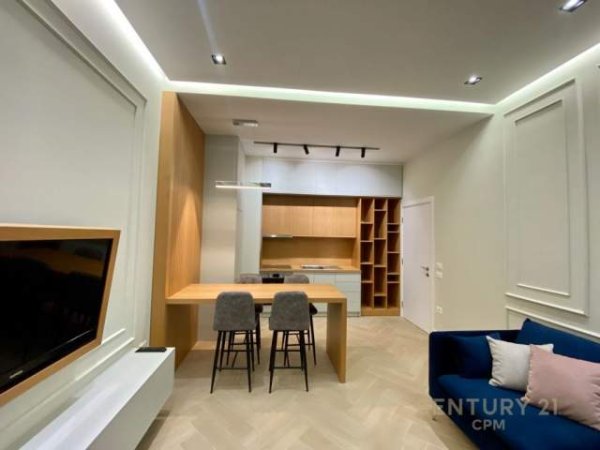 Tirane, jepet me qera apartament 1+1 Kati 7, 67 m² 700 Euro (Rruga e Kavajës)