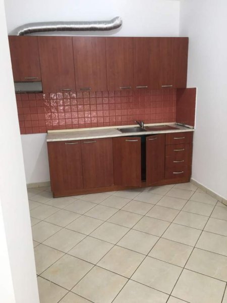 Tirane, jepet me qera apartament Kati 1, 92 m² 350 Euro (Fresk)