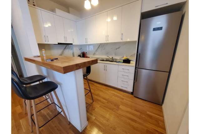 Tirane, jepet me qera apartament Kati 2, 98 m² 1.100 Euro (Rruga Barrikadave)